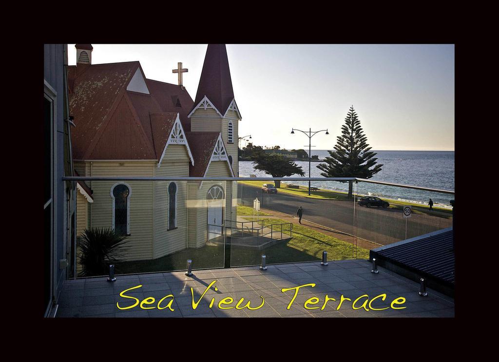 Penguin Beachfront Apartments Luaran gambar