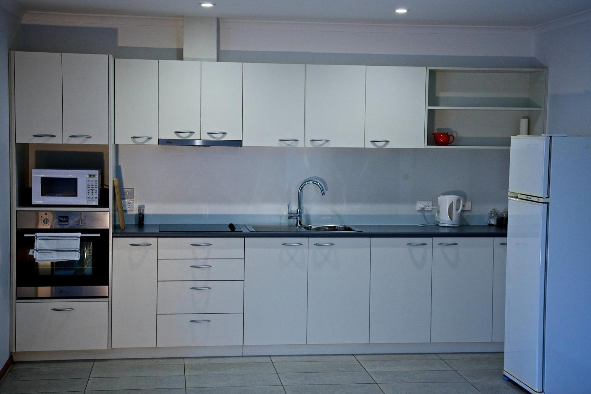 Penguin Beachfront Apartments Bilik gambar
