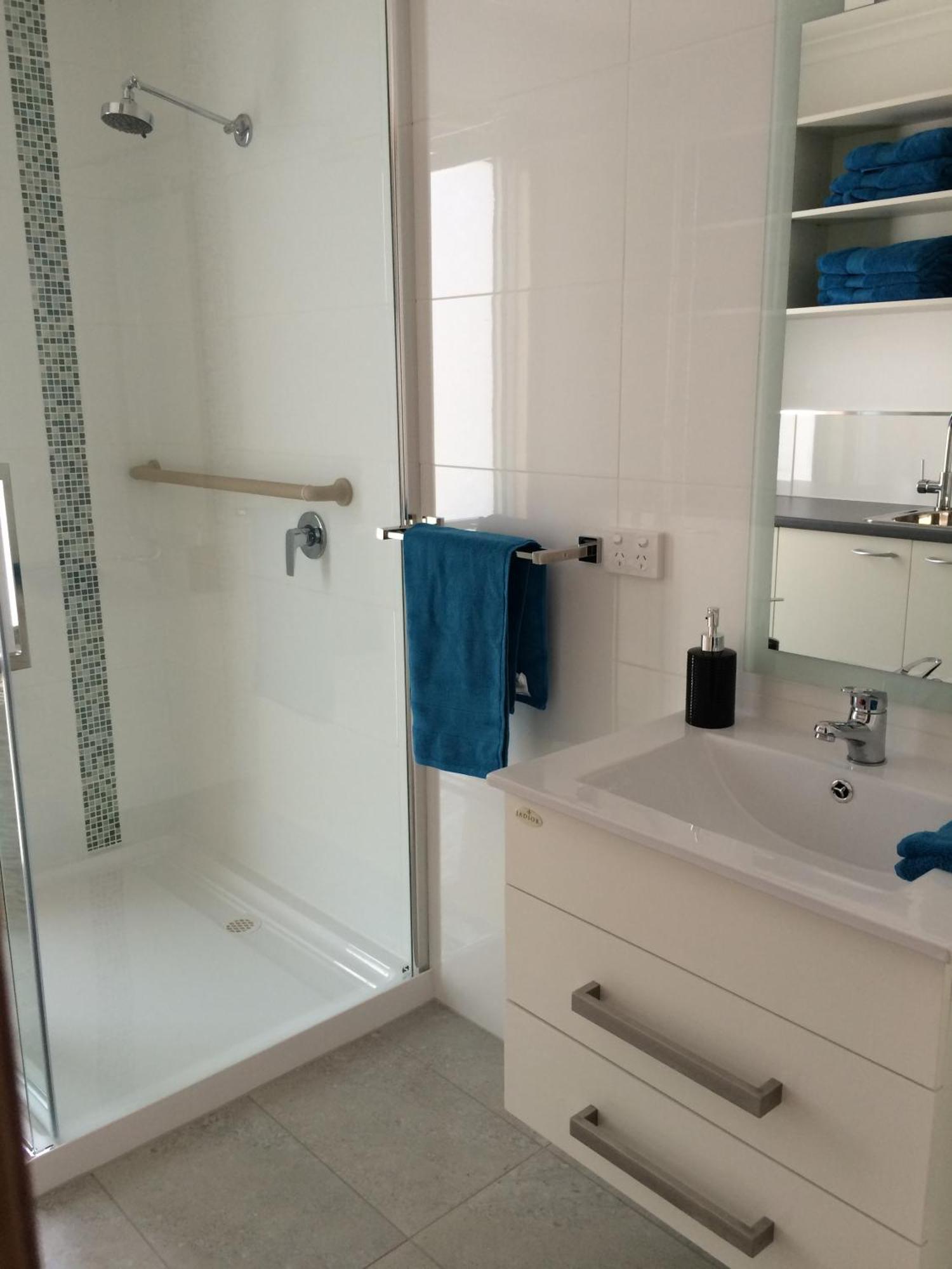 Penguin Beachfront Apartments Luaran gambar