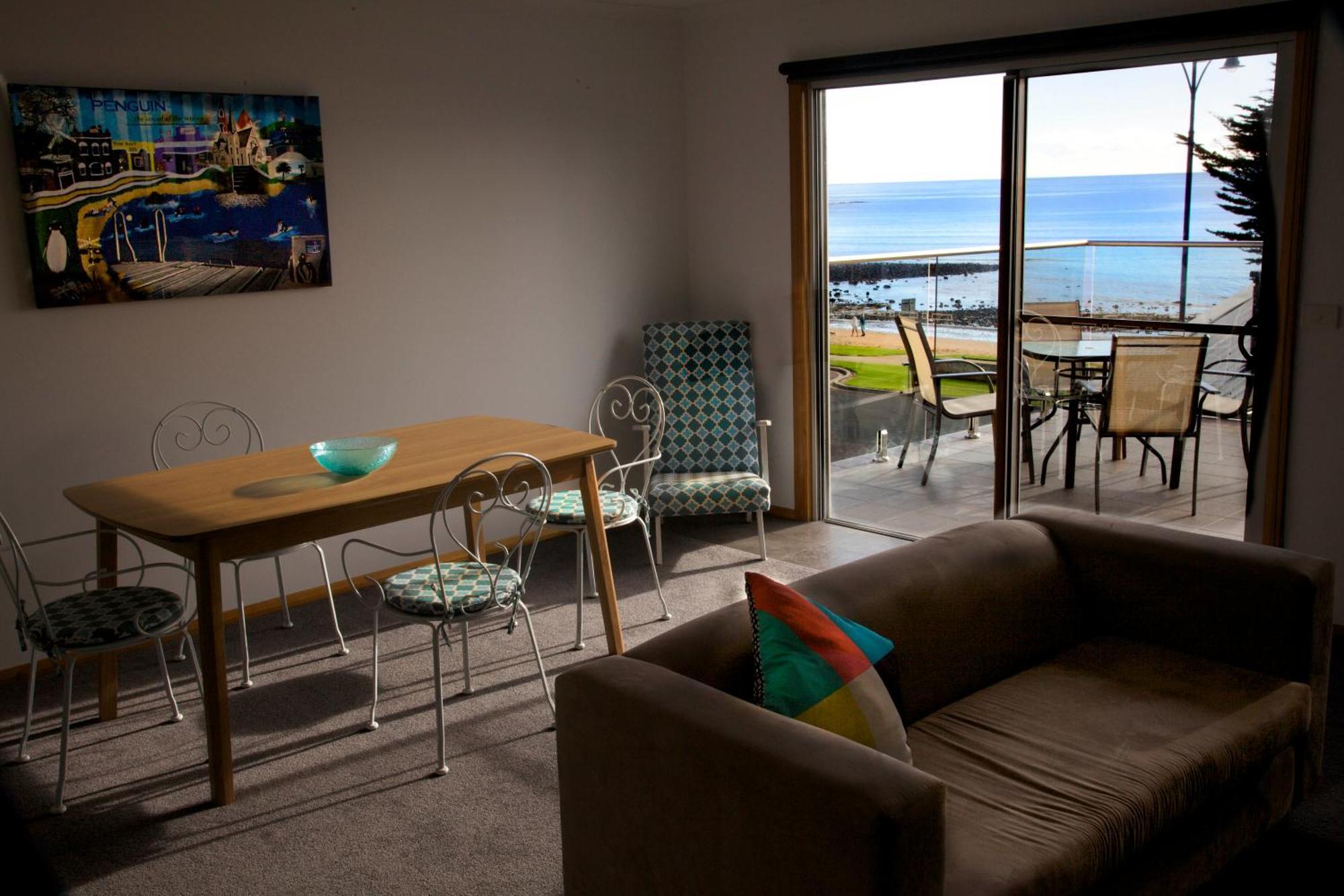 Penguin Beachfront Apartments Bilik gambar