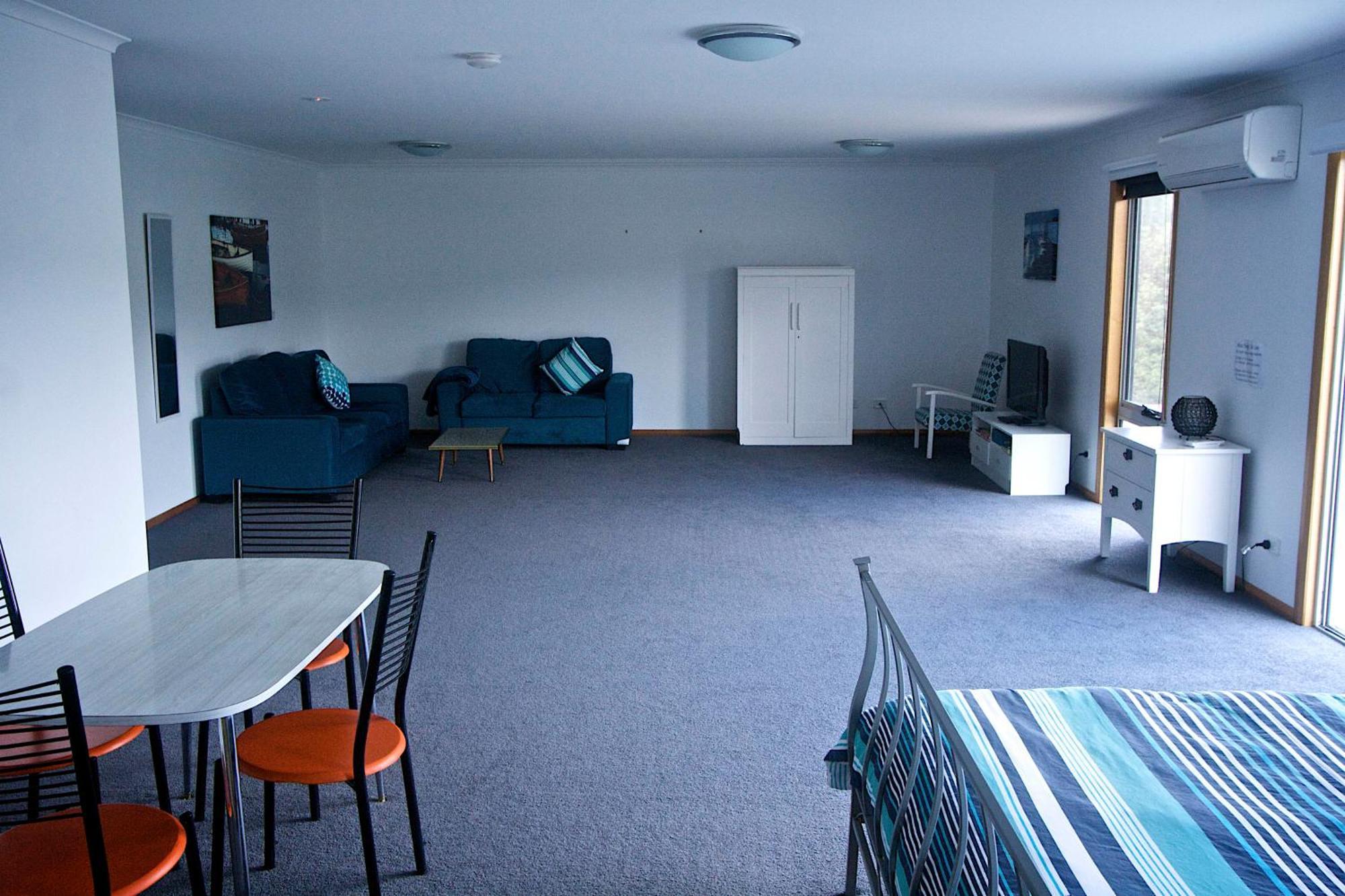 Penguin Beachfront Apartments Bilik gambar