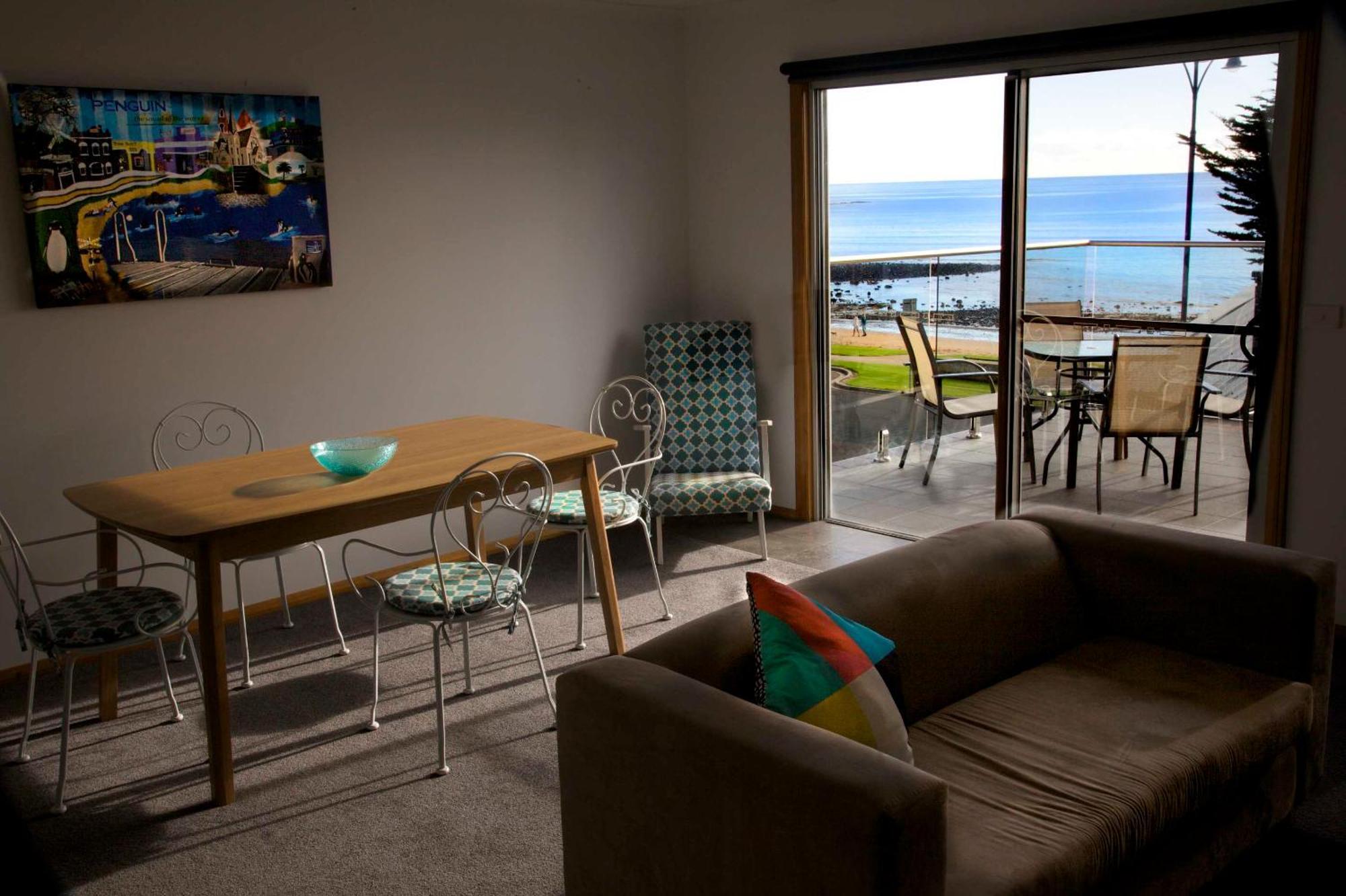 Penguin Beachfront Apartments Bilik gambar