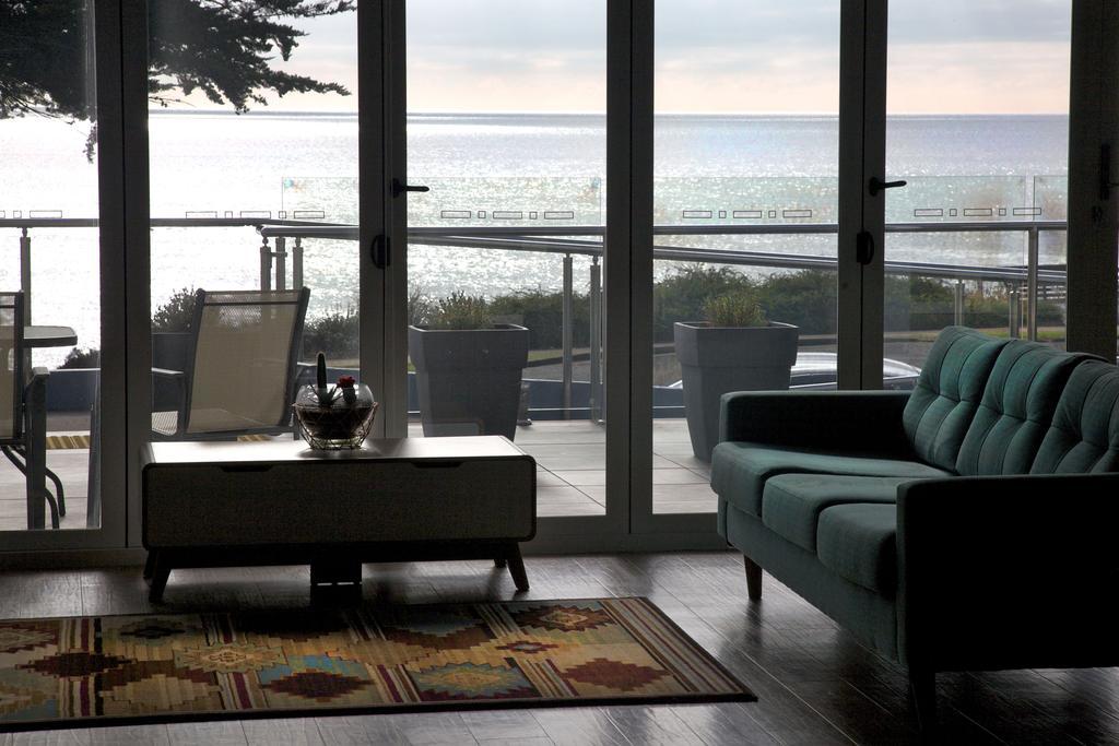Penguin Beachfront Apartments Luaran gambar