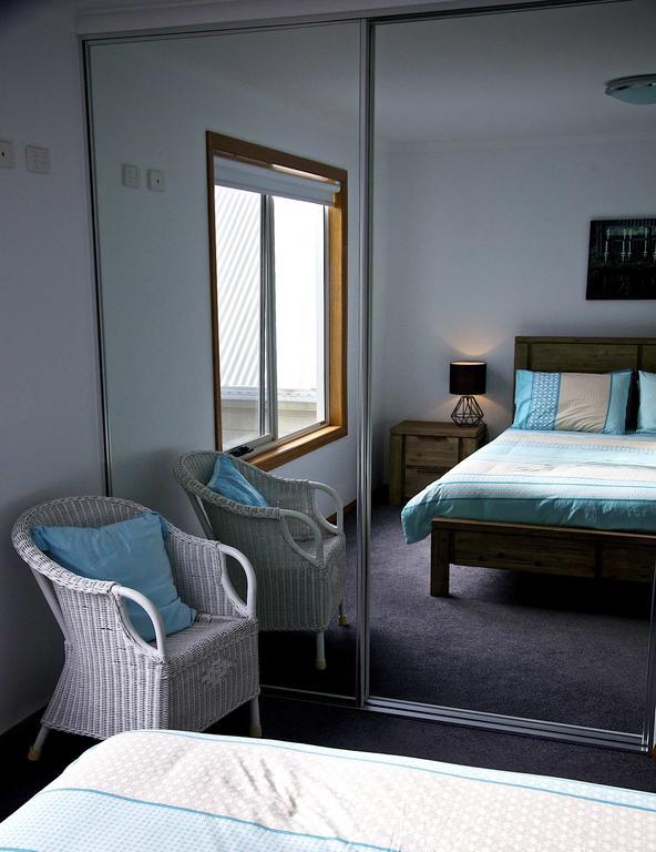 Penguin Beachfront Apartments Bilik gambar