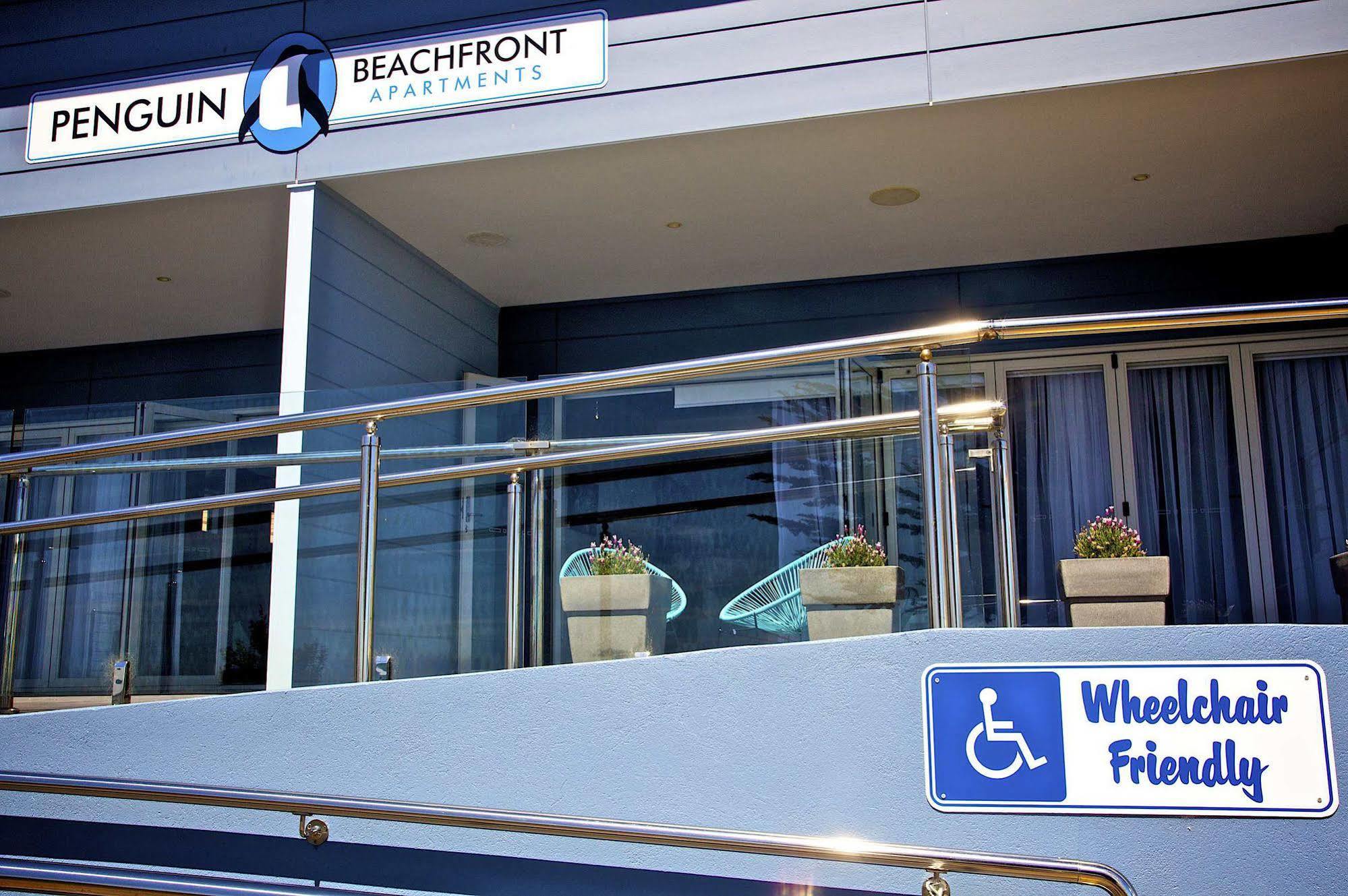 Penguin Beachfront Apartments Luaran gambar