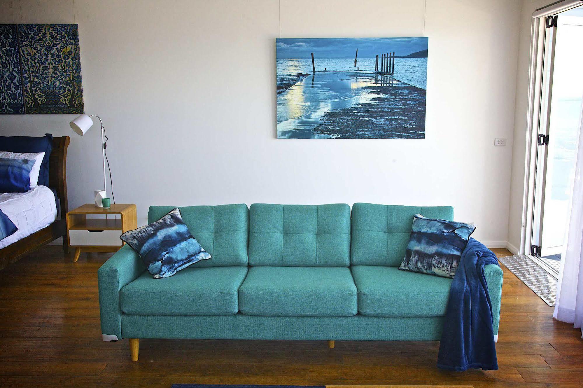 Penguin Beachfront Apartments Luaran gambar