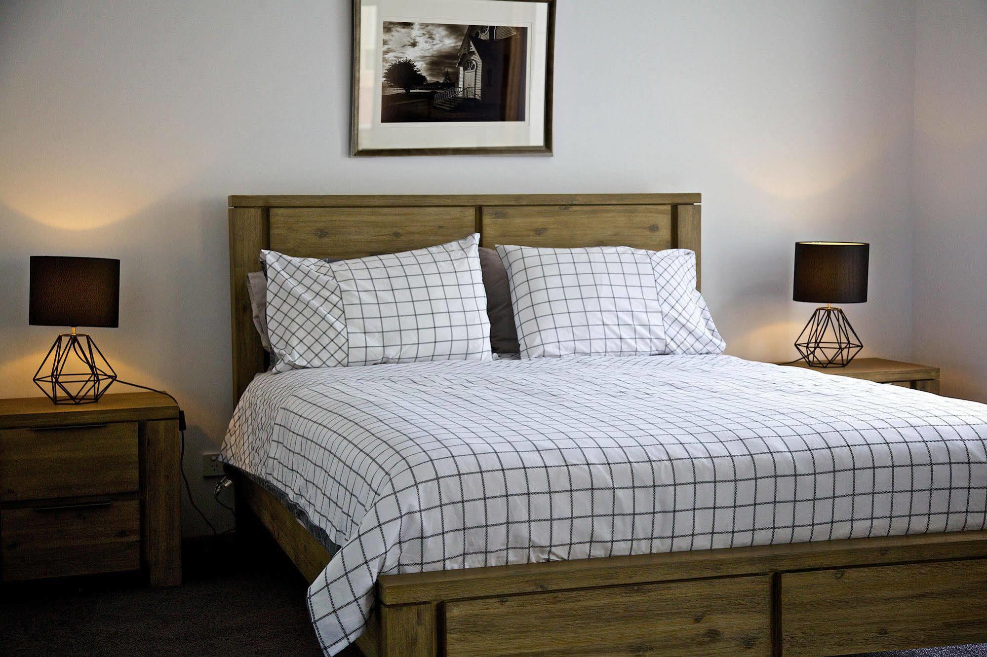 Penguin Beachfront Apartments Luaran gambar